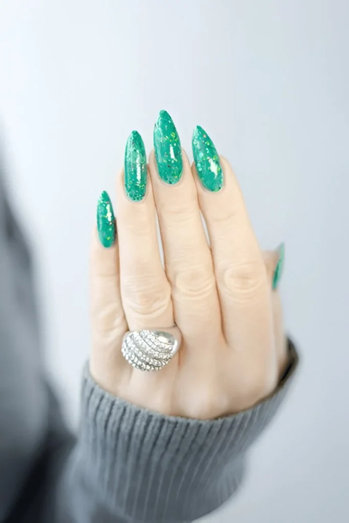 green glitter nails 