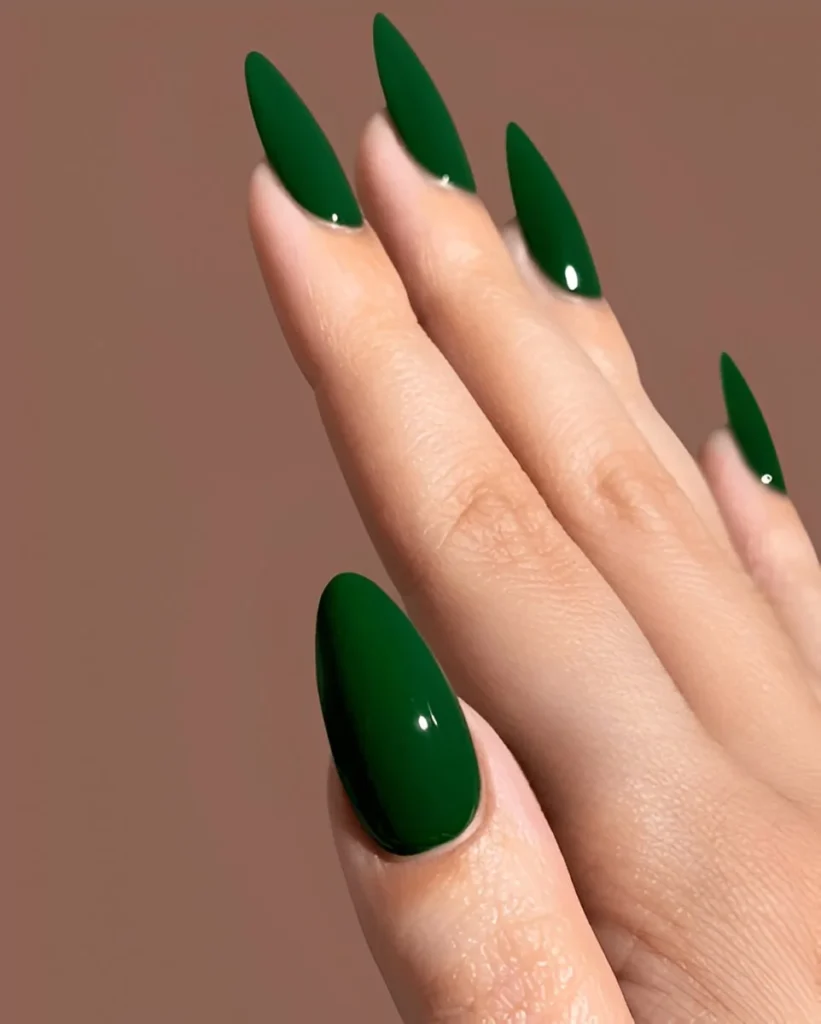 green nails
