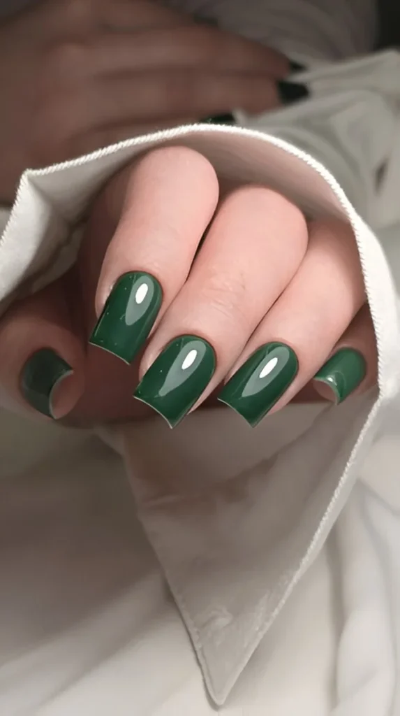 green nails