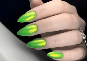 green nails