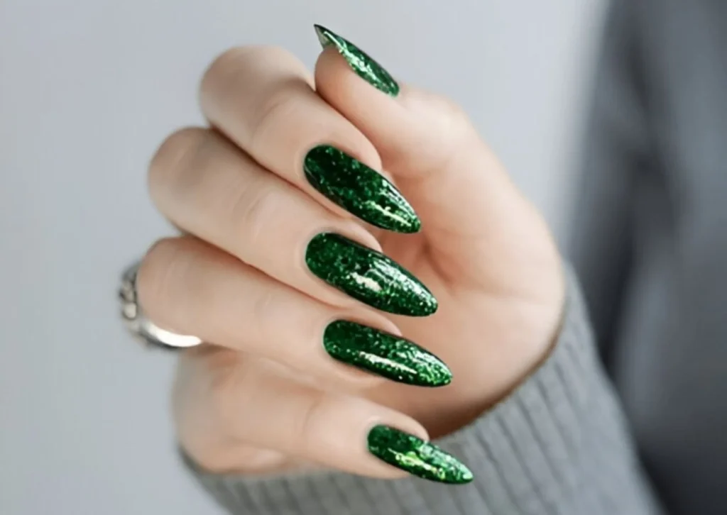 green nails