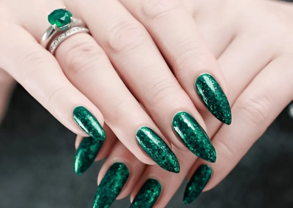 green nails