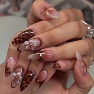 almond nails
