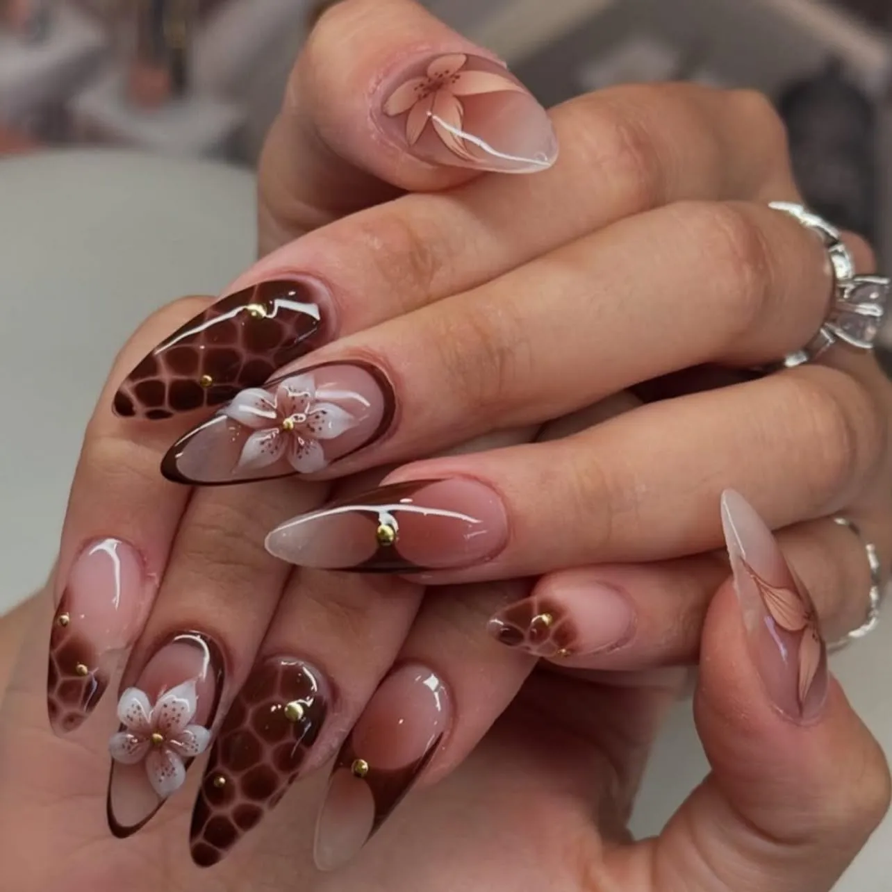 almond nails almond nails